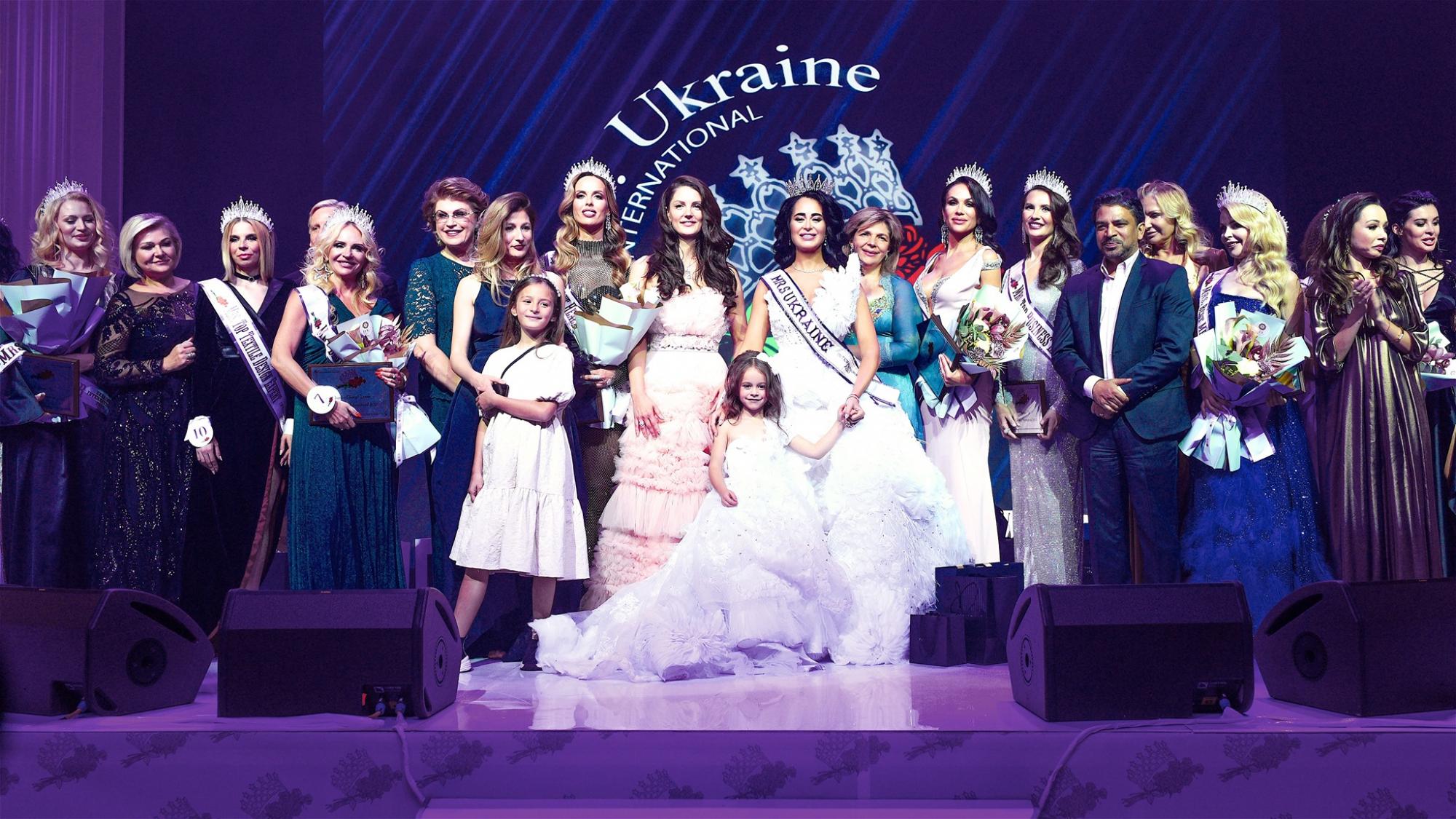 Корона Mrs. Ukraine International 2020 знайшла свою королеву: як пройшов конкурс успішних красунь