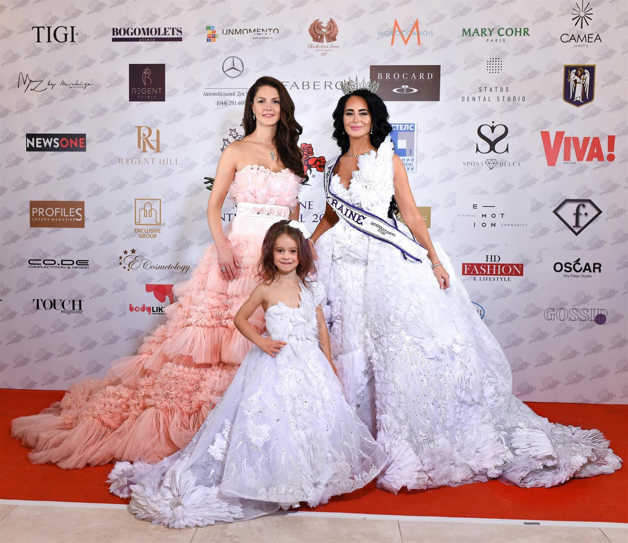 Корона Mrs. Ukraine International 2020 знайшла свою королеву: як пройшов конкурс успішних красунь