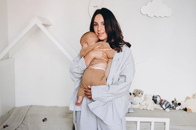 Два промінці: Джамала зворушила сімейним домашнім фотосетом і раптовим зізнанням про дітей