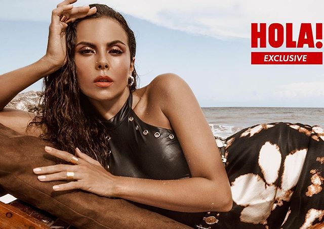 Перебор: горячую Настю Каменских в кожаном топе упрекнули в использовании фотошопа