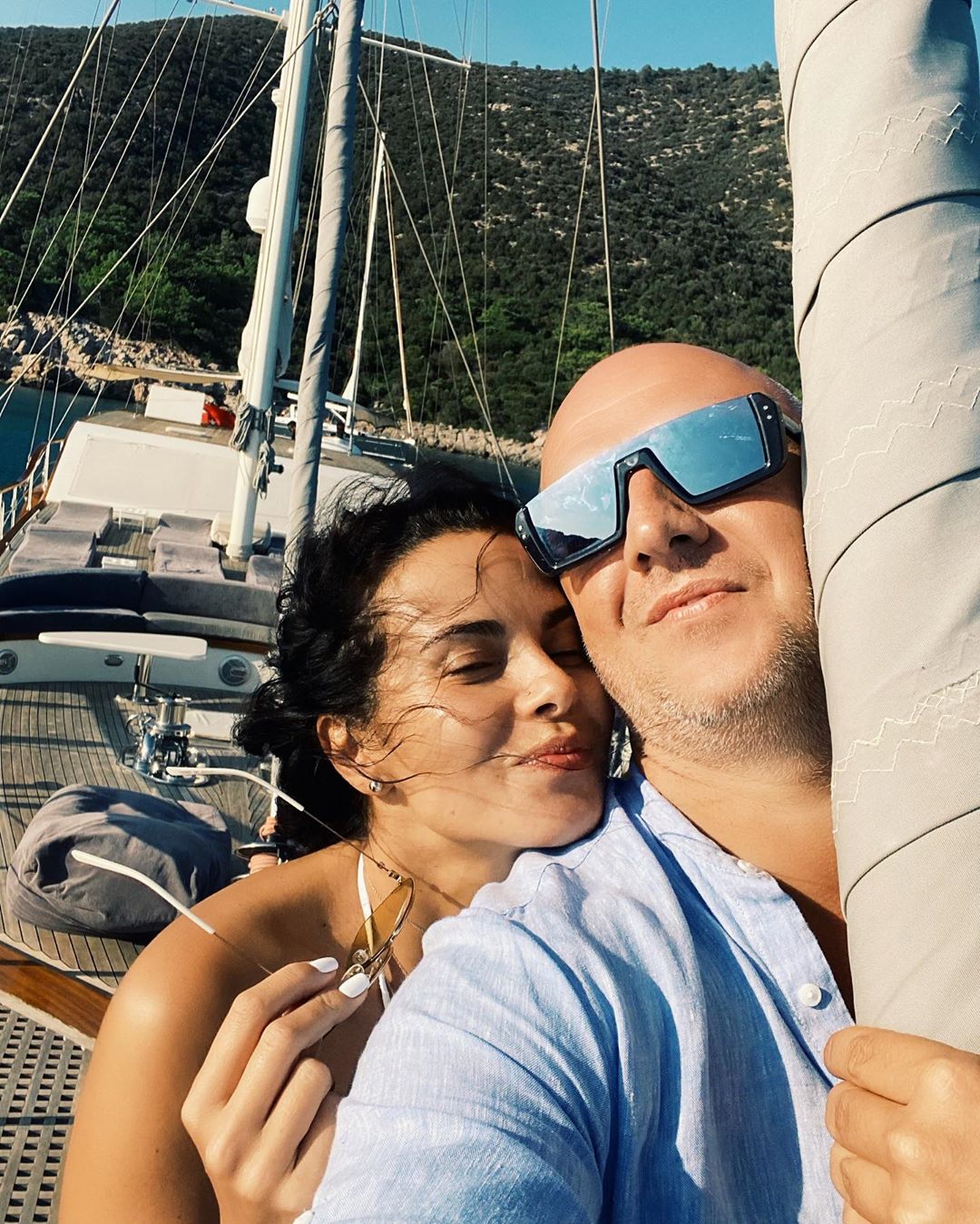 Благодарна за каждый поцелуй: Каменских в купальнике нежно призналась в любви Потапу