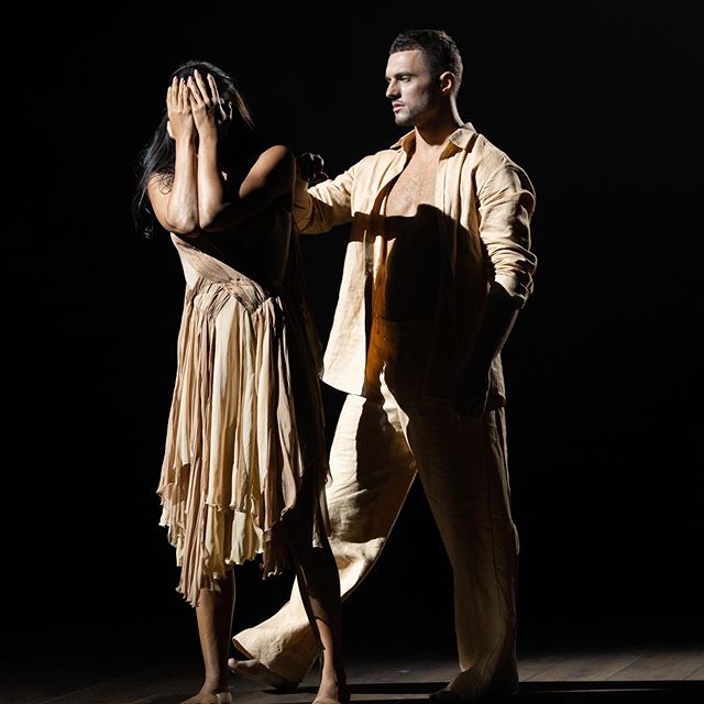 Отбить все, что можно: Санта Димопулос травмировалась на репетициях Танцев со звездами 2020