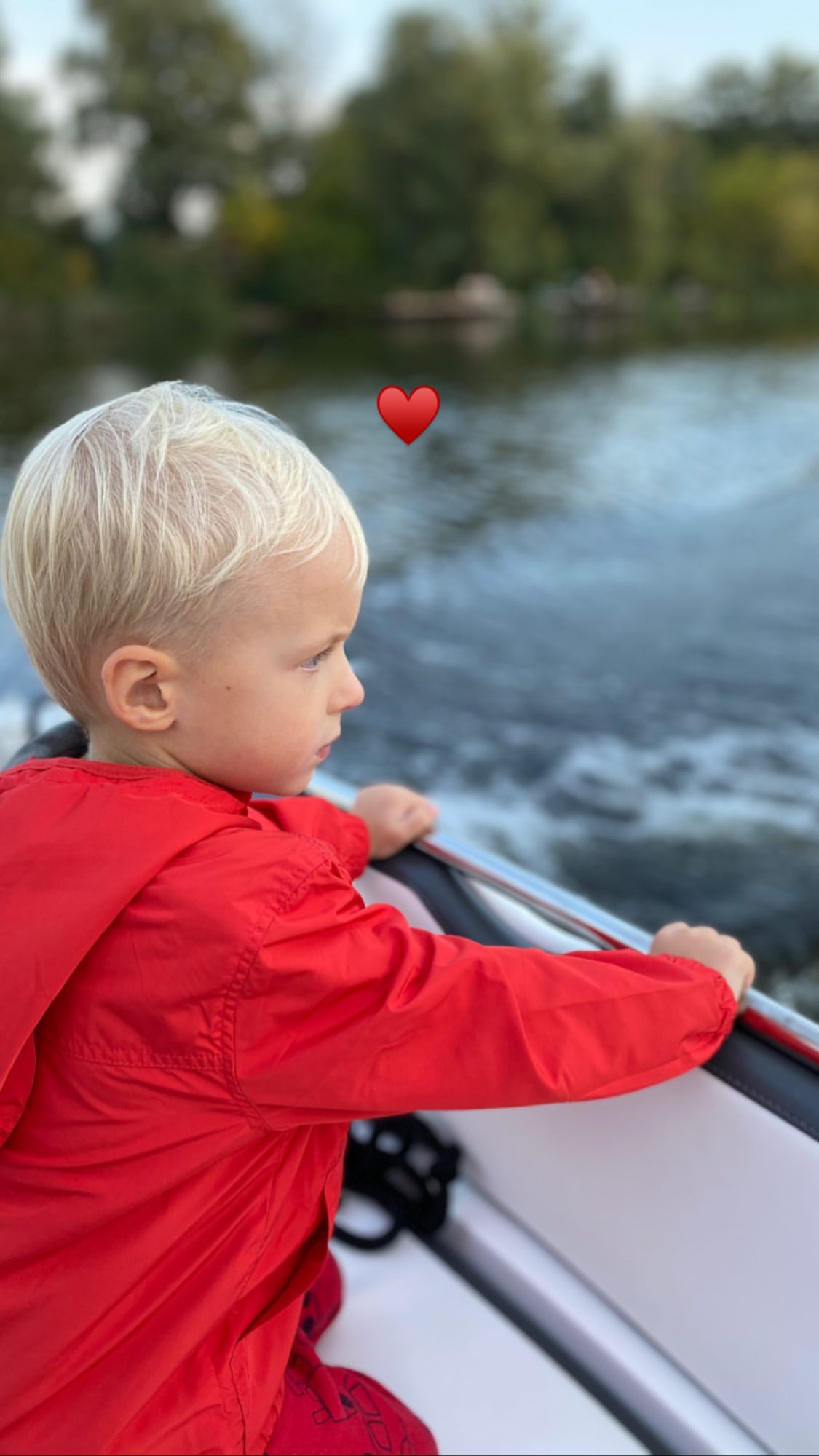 Закрыли сезон: счастливая Елена Кравец умилила редким семейным фото с отдыха