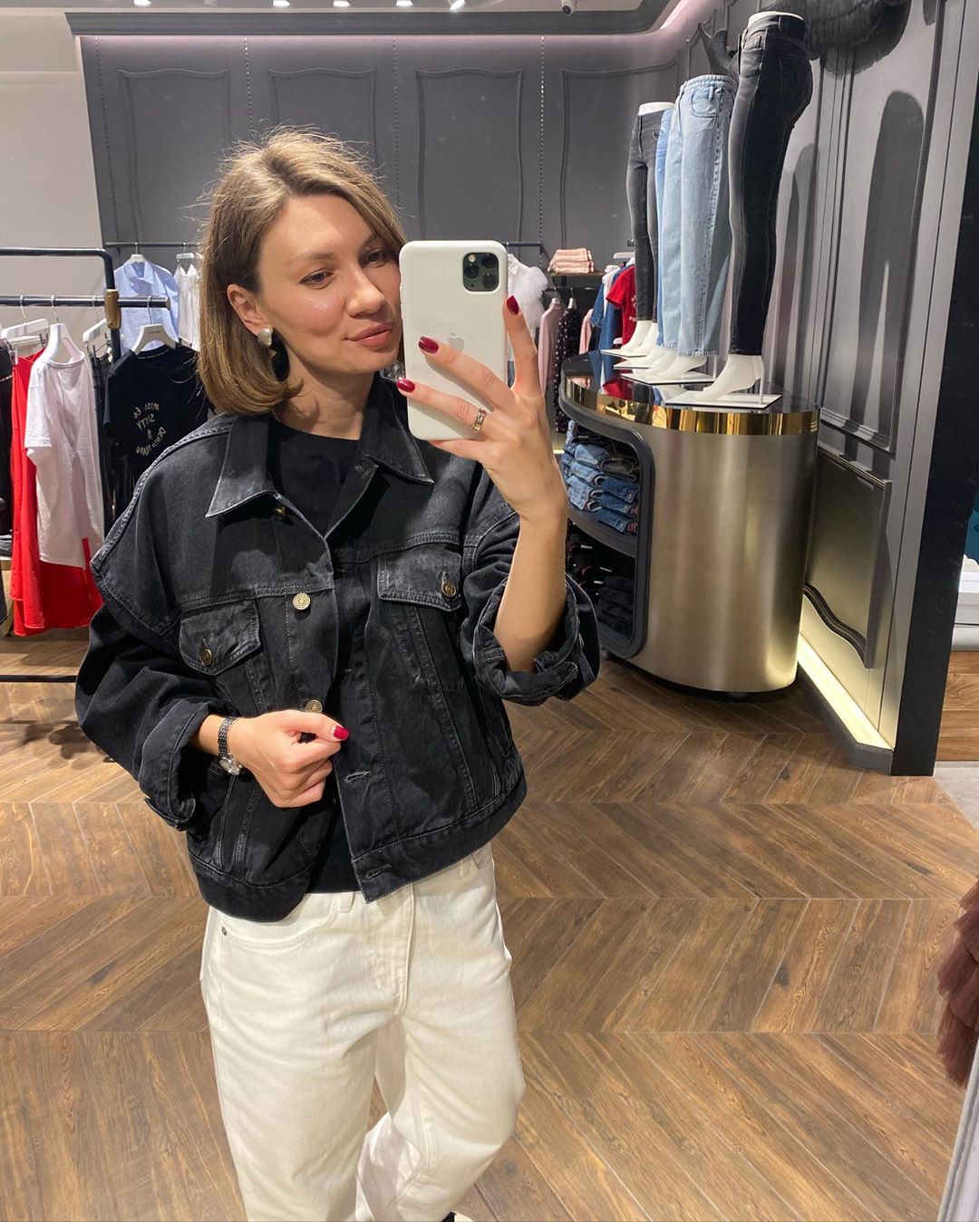 Как выбрать идеальные джинсы: топ-5 правил от стилиста