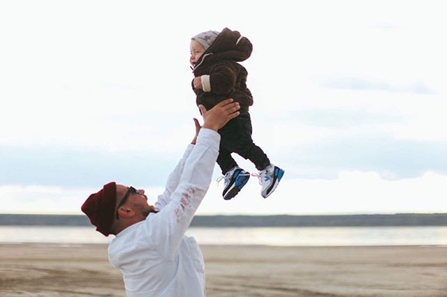 Щасливий MONATIK зворушив до сліз зізнанням синові-імениннику і дружині: ексклюзивні сімейні фото