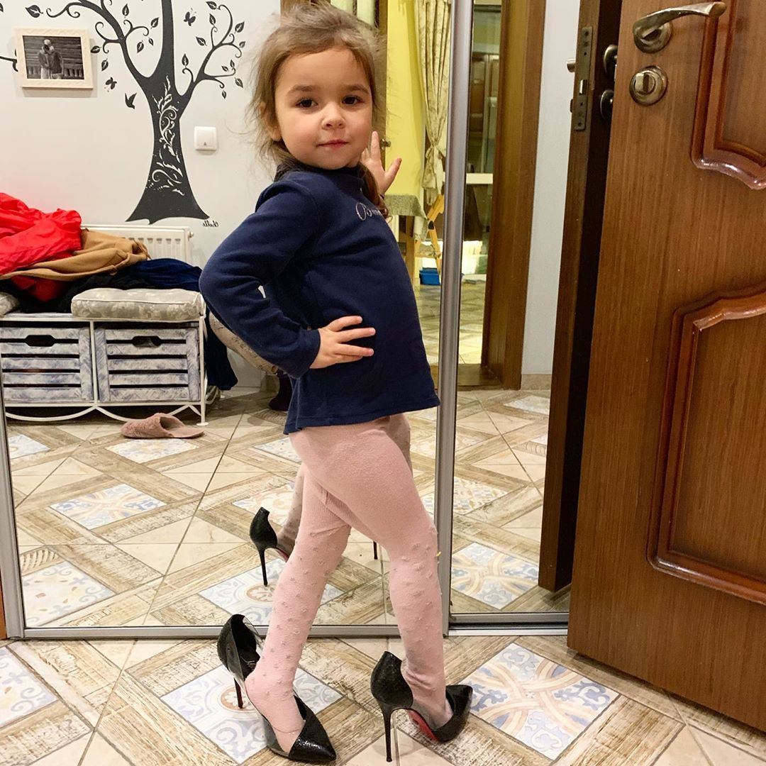 Відчуваю неймовірне щастя: Ілона Гвоздьова розчулила ніжними фото з донечкою