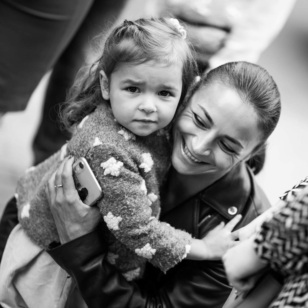 Відчуваю неймовірне щастя: Ілона Гвоздьова розчулила ніжними фото з донечкою