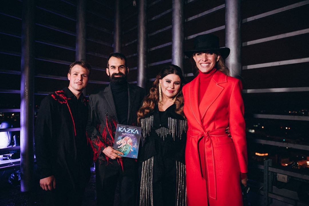 Стильная Катя Осадчая в наряде за 16 500 грн покорила ярким осенним образом