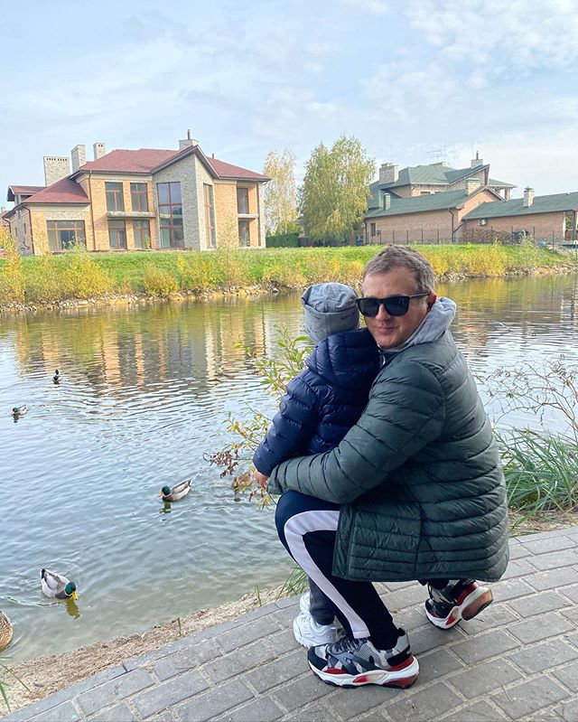 Юрий Горбунов показал свою важную субботнюю миссию с сыночком: должен же кто-то