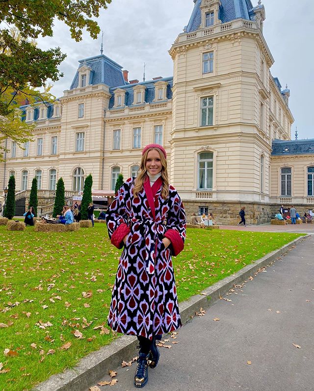 Восхищенная Осадчая в стильном этно-образе обратилась к украинцам: очень надеюсь