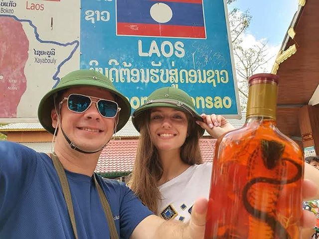 Спізнювалися на літак: Комаров розкрив деталі яскравої поїздки з коханою в Таїланд