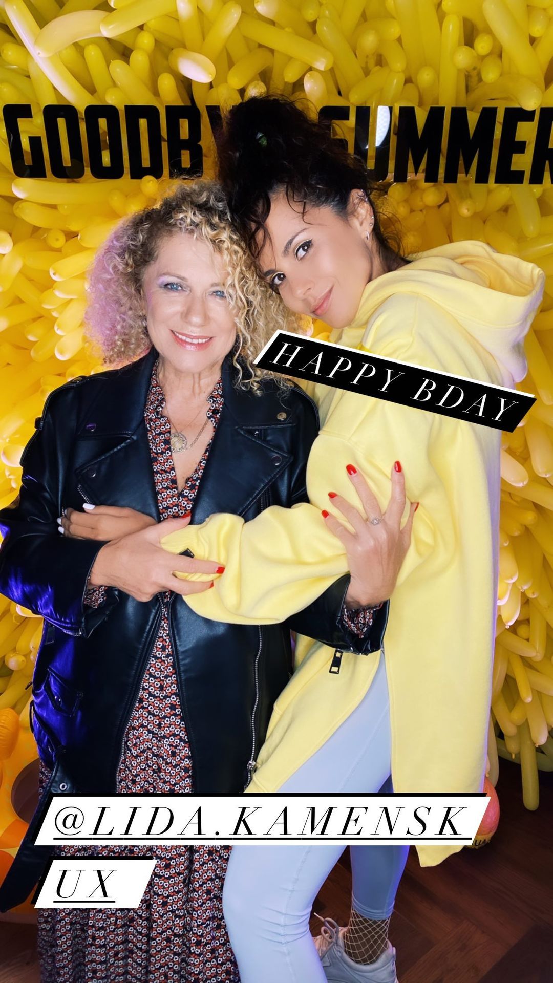 Яке щастя! Настя Каменських зворушила зізнанням для мами-іменинниці