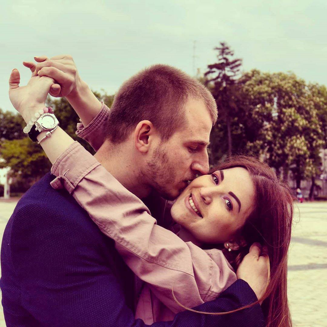 Збирала пляшки і мила туалети: українець змусив дружину працювати в Перу