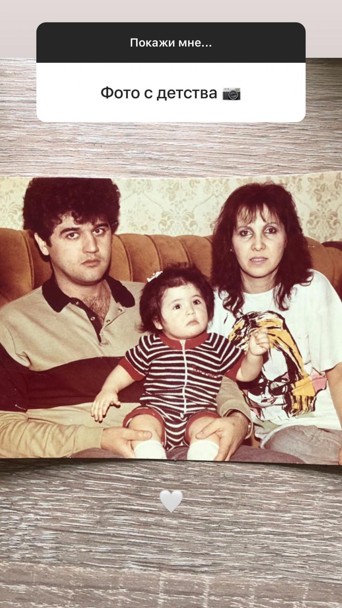 Санта Дімопулос "злила" особисте листування з Мейхер і свої ексклюзивні дитячі фото