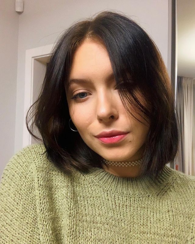 Глаз не оторвать: дочь Елены Кравец показала эксперименты с маминой косметикой