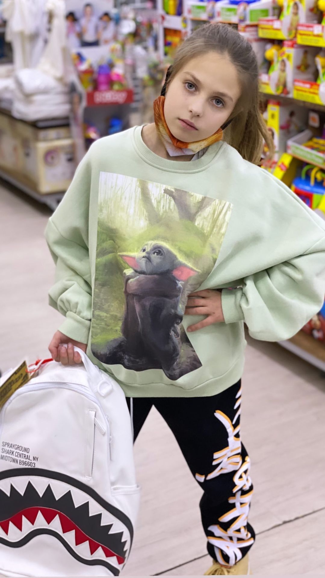 Шопинг с малолетками: Оля Полякова устроила веселый девичник с дочками