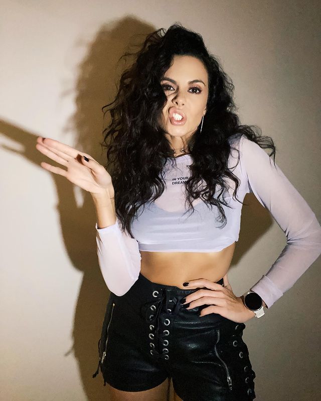 У прозорому топі і шкіряних шортах: зухвала Настя Каменських зробила особисте зізнання