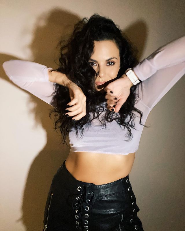 У прозорому топі і шкіряних шортах: зухвала Настя Каменських зробила особисте зізнання