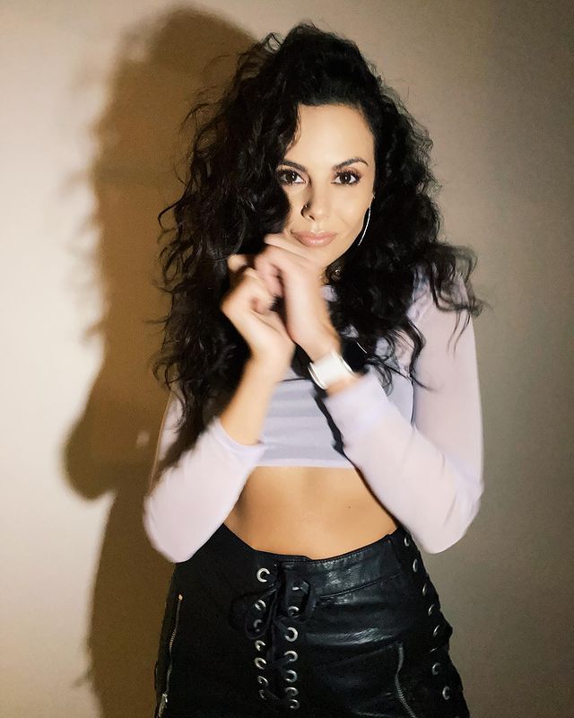 У прозорому топі і шкіряних шортах: зухвала Настя Каменських зробила особисте зізнання