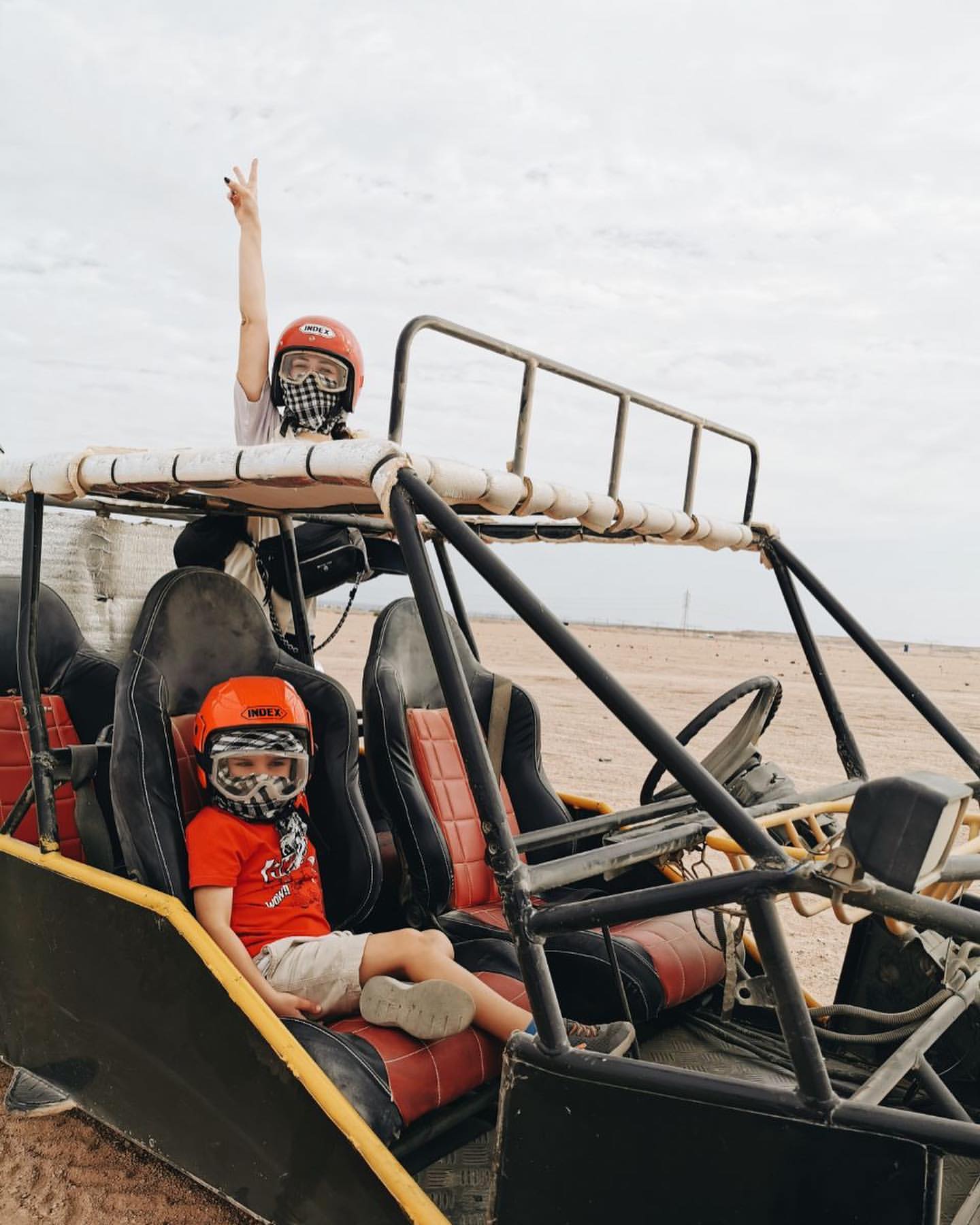 Екстрим та кохання: Юлія Саніна з чоловіком віддалися почуттям прямо посеред пустелі