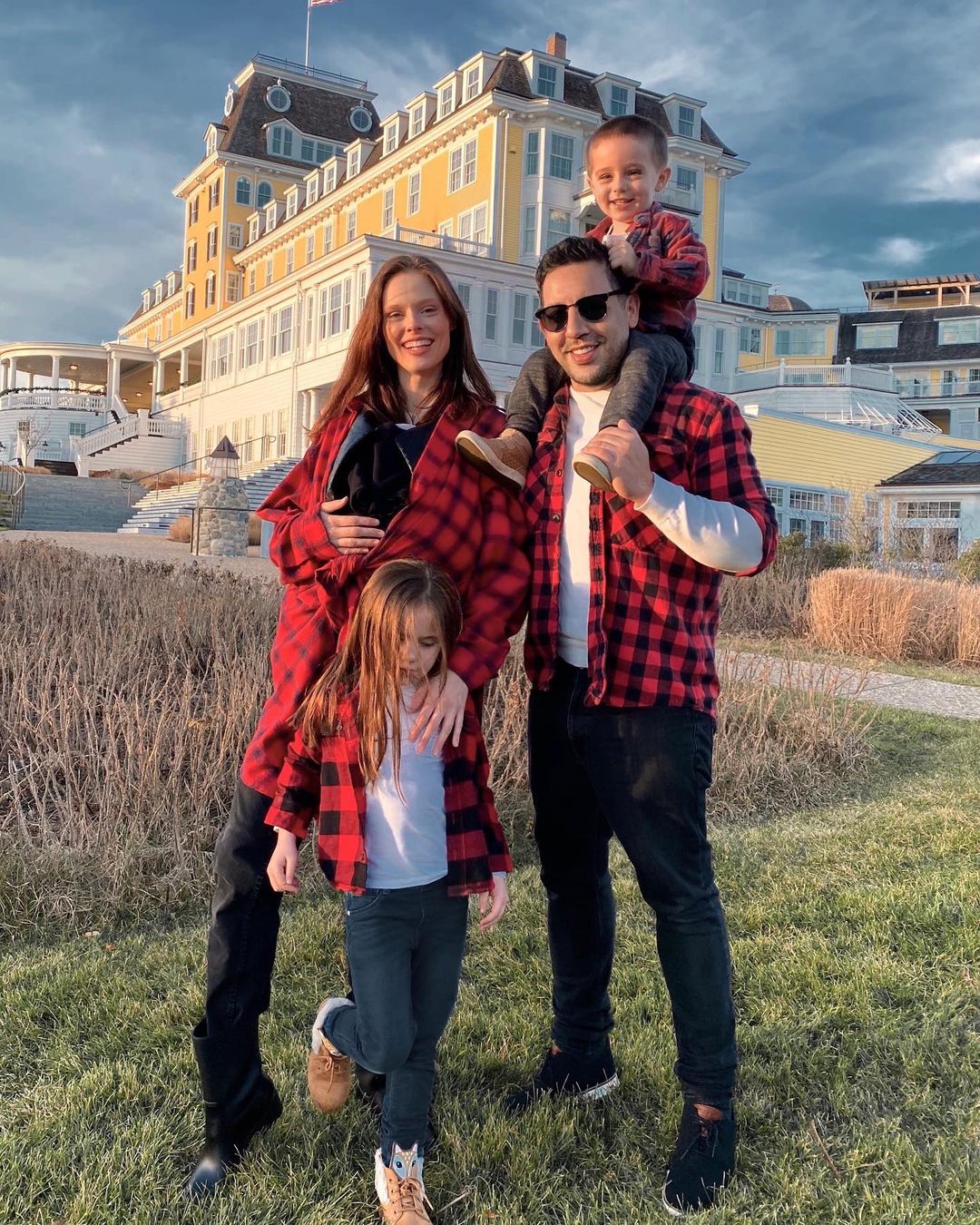 Лобода, Полякова, Ребрик и другие звездные мамочки, которые обожают одинаковые наряды с дочками