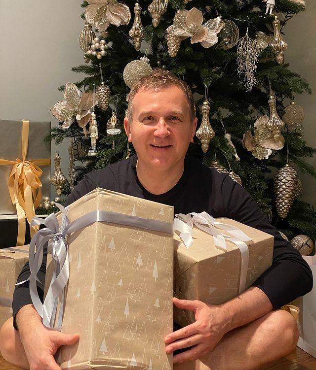 Супертато! Юрій Горбунов зачарував новорічним фото з синочком і вражаючим подарунком