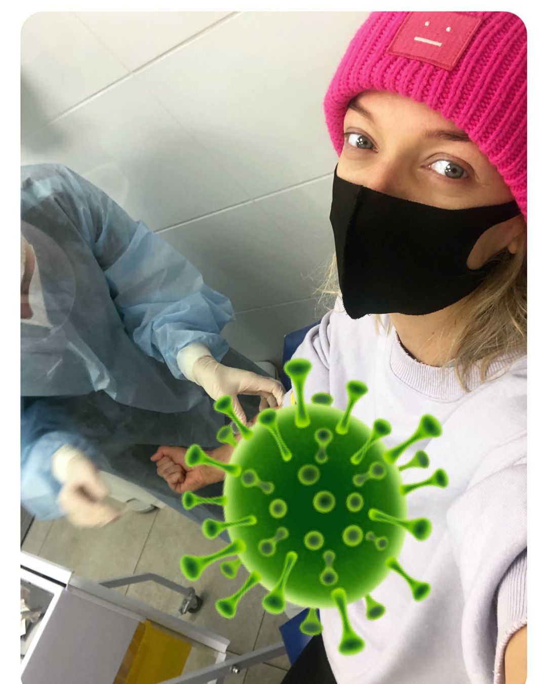 Беременная 42-летняя Василиса Фролова подхватила коронавирус