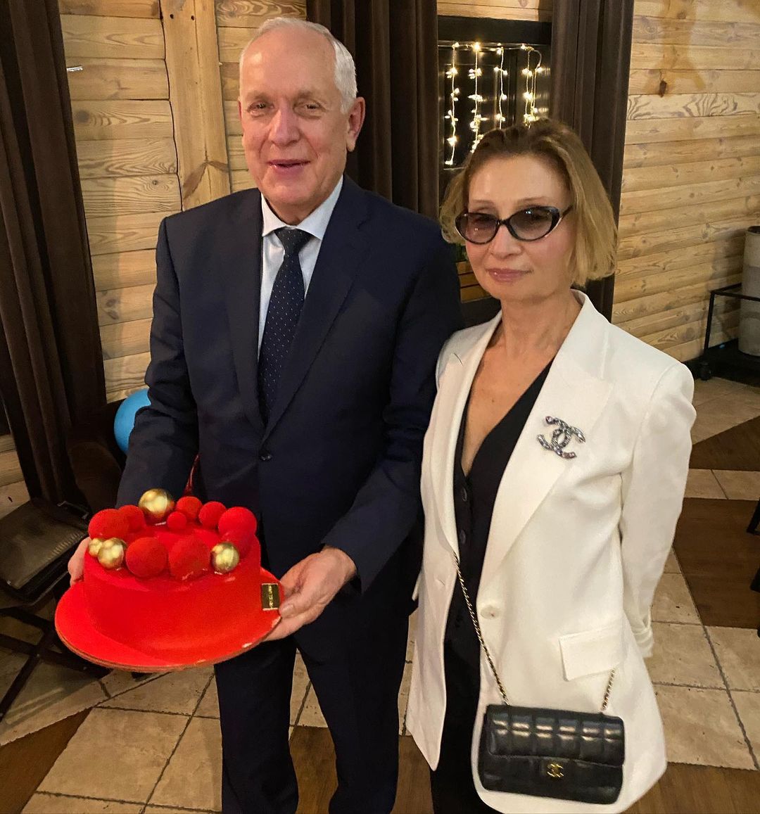 Океан любви: Катя Осадчая растрогала до слез редкими фото с родителями