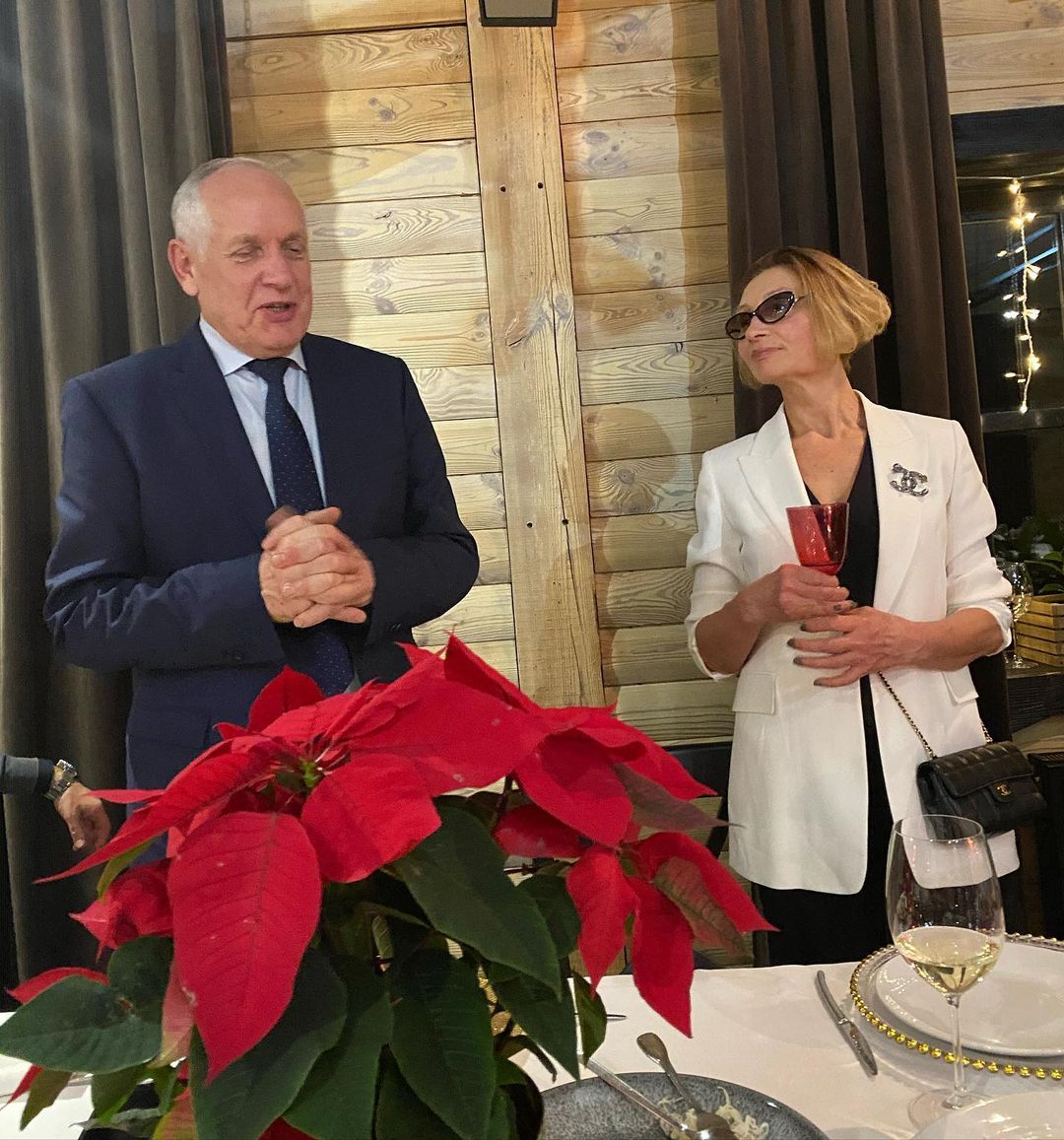 Океан любви: Катя Осадчая растрогала до слез редкими фото с родителями