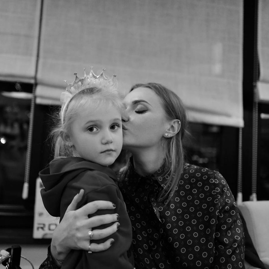 Обіцяю любити завжди: Слава з Неангелів розчулила фанатів сімейними знімками, зробленими екс-чоловіком