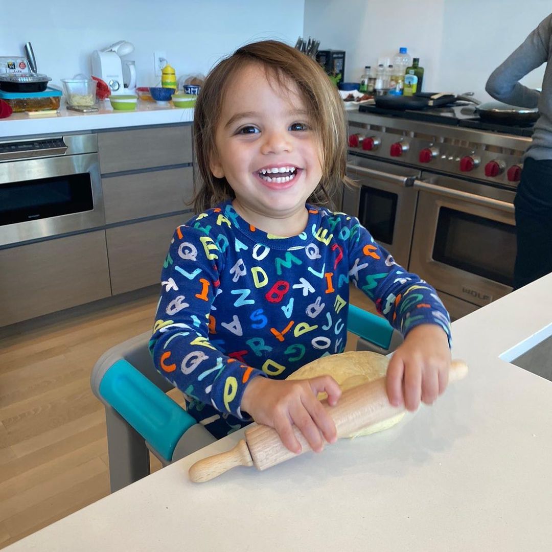 Он невероятный! Ева Лонгория растрогала редким талантом 2-летнего сына