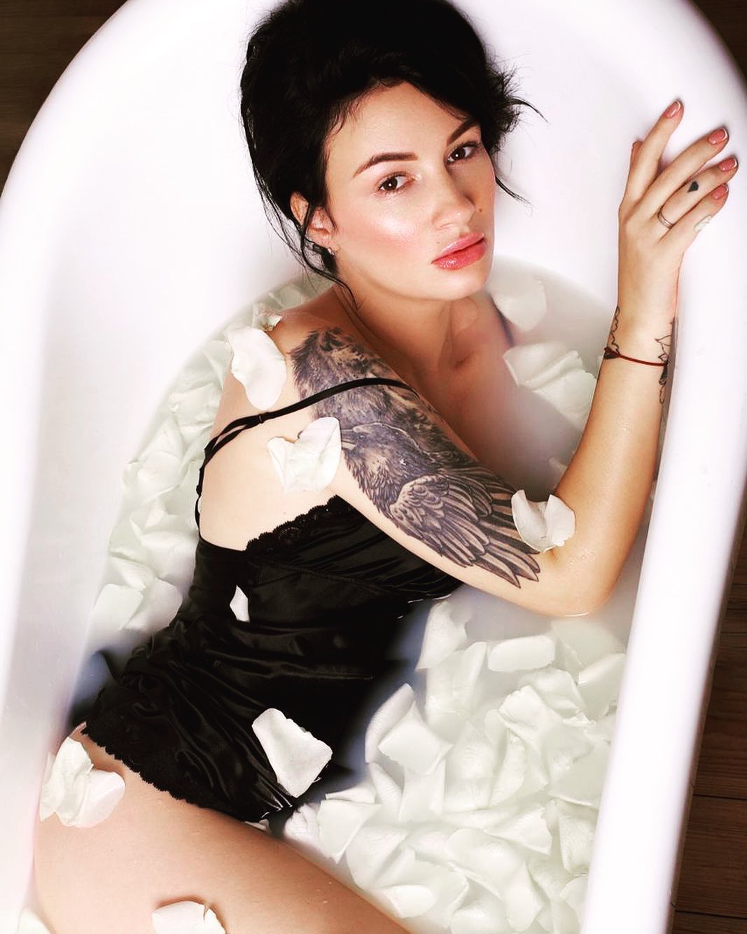 Анастасія Приходько вирішила відповісти хейтерам відвертим фото: мені плювати на невдах