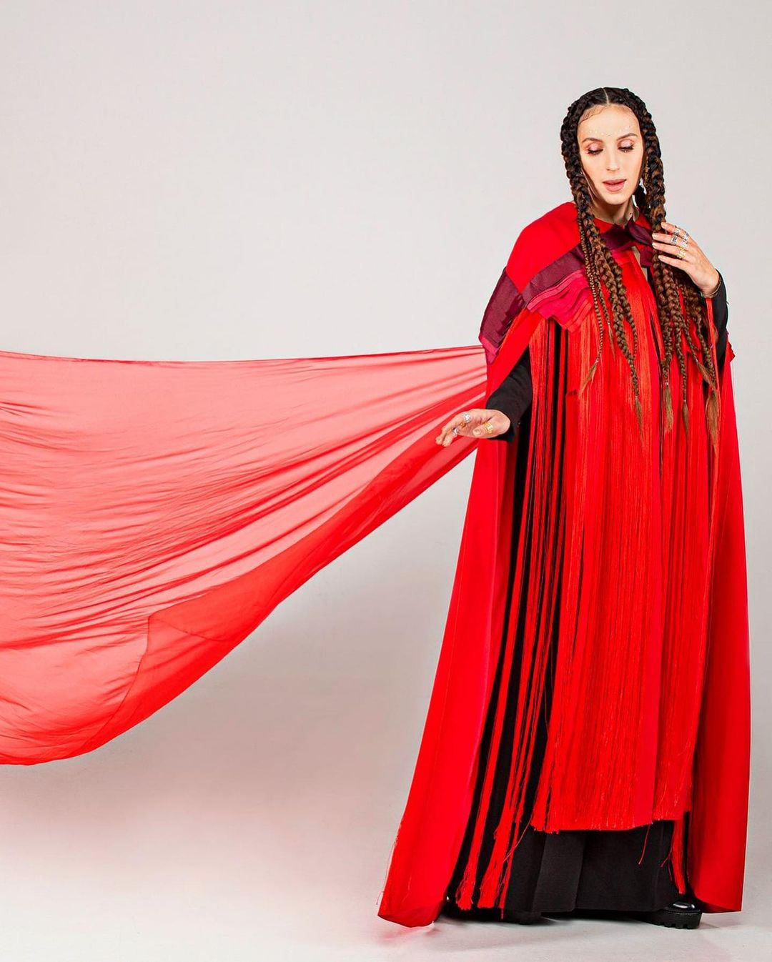 На шостому місяці вагітності: Джамала захопила мережу яскравими знімками 2020-го року