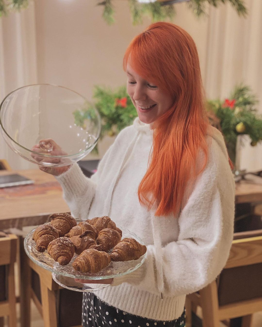 Змінити свою реальність: Світлана Тарабарова в стильному светрі дала цінну пораду сімейним парам