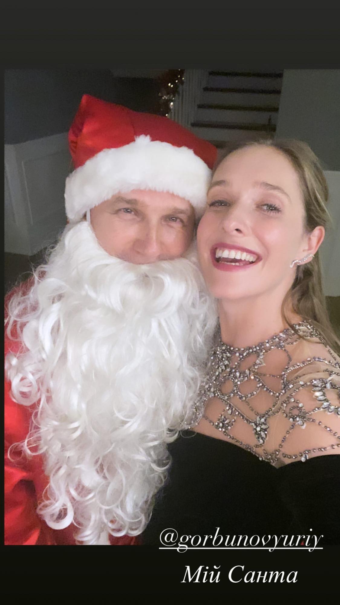 Осадчая в платье за 19 400 грн стала диджеем, а Дед Мороз Горбунов пошел по "валютным домам"