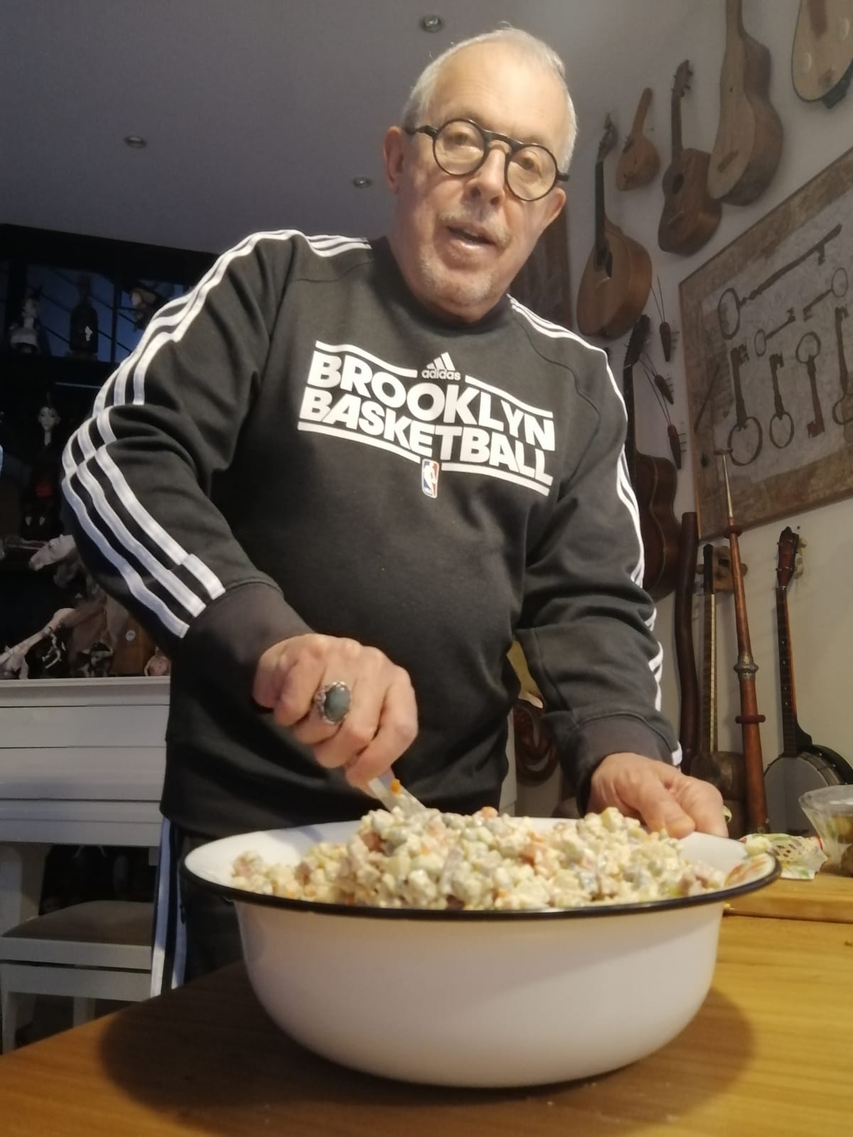 Андрій Макаревич дав свій фірмовий рецепт &quot;Олів'є&quot;: пропорції не важливі!