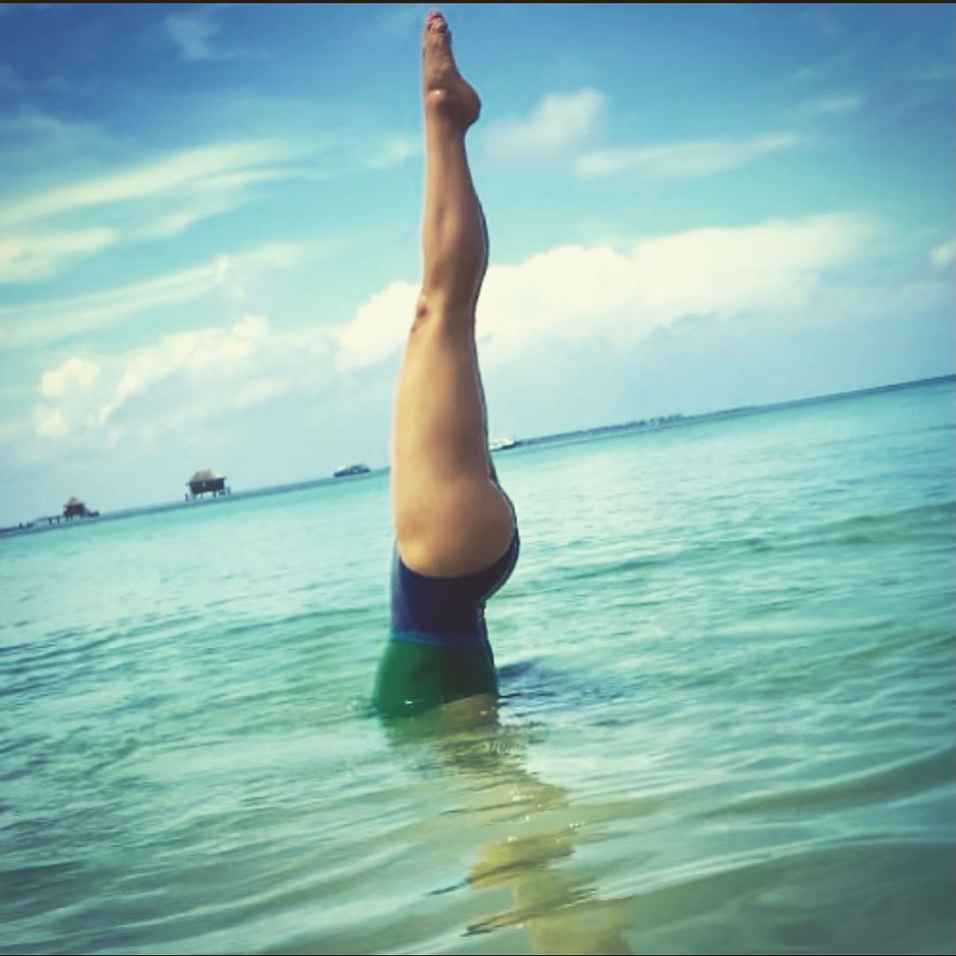 Соблазнительная русалка: Сальма Хайек показала совершенное тело в купальнике