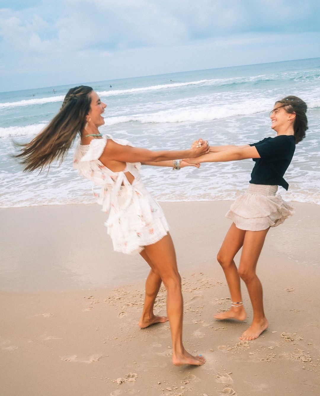 Яка ж вона красива! 12-річна дочка Алессандри Амбросіо підкорила мережу модельною зовнішністю