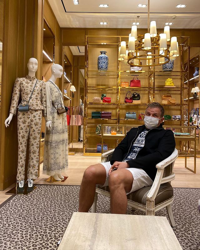 Струнка Осадча в бікіні обзавелася &quot;німбом&quot;, а Горбунов поскаржився на обман дружини