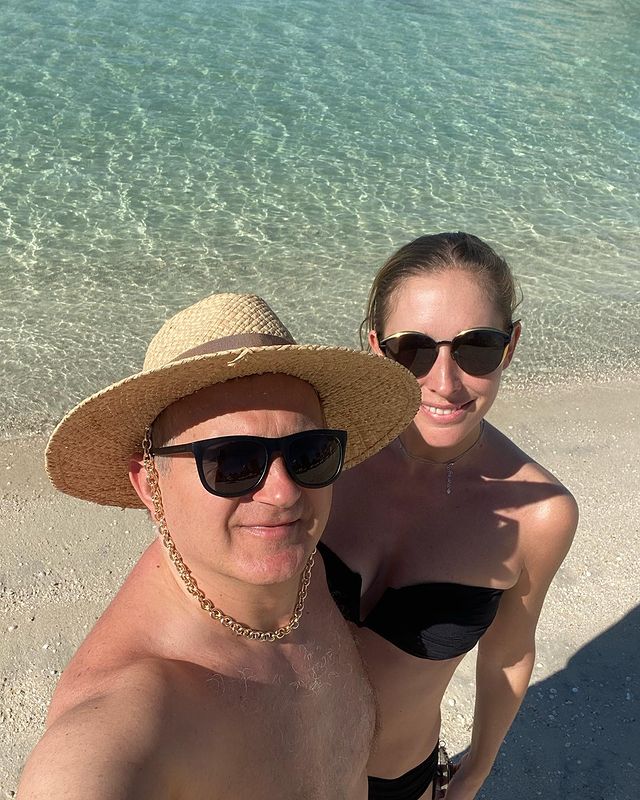 Струнка Осадча в бікіні обзавелася &quot;німбом&quot;, а Горбунов поскаржився на обман дружини