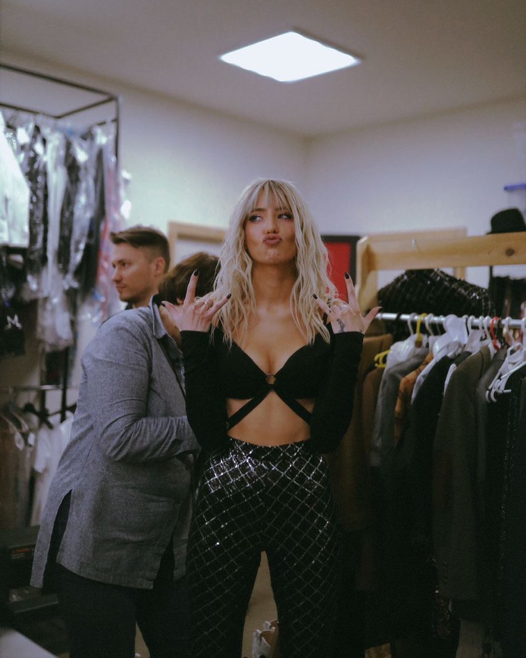 Найкрутіша: Надя Дорофєєва похвалилася ідеальним пресом і познайомила фанатів зі своєю командою ближче