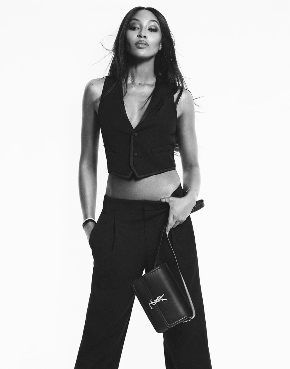 Королева подіуму: 50-річна Наомі Кемпбелл підкорила Париж нев'янучою красою