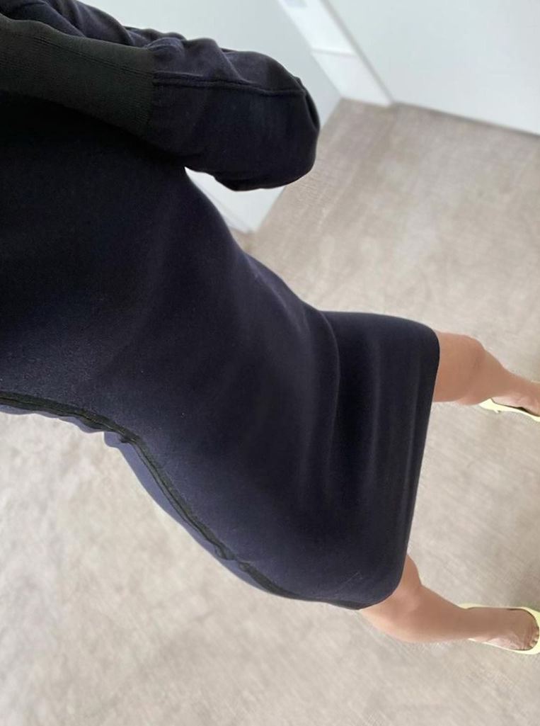 46-летняя Виктория Бекхэм покорила стройной фигурой в мини-платье