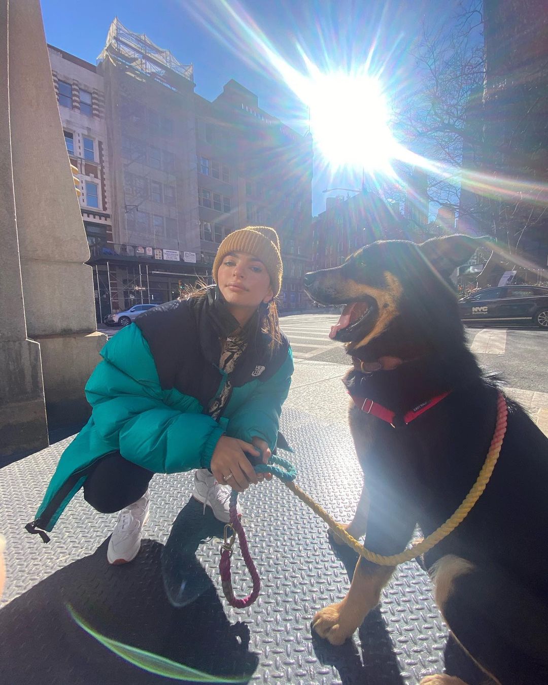 Стильная мамочка: Эмили Ратаковски взорвала сеть фото со своим малышом