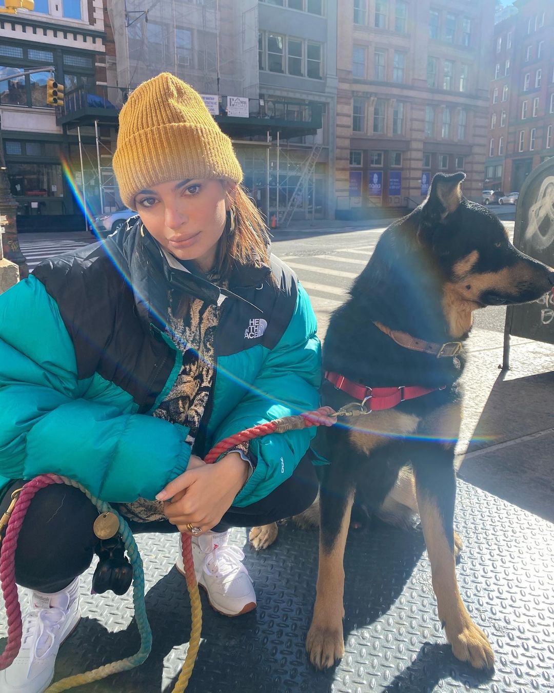 Стильная мамочка: Эмили Ратаковски взорвала сеть фото со своим малышом