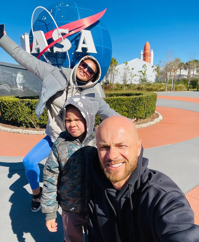 Место будущего: Влад Яма с женой и сыном в США отправились осваивать космос
