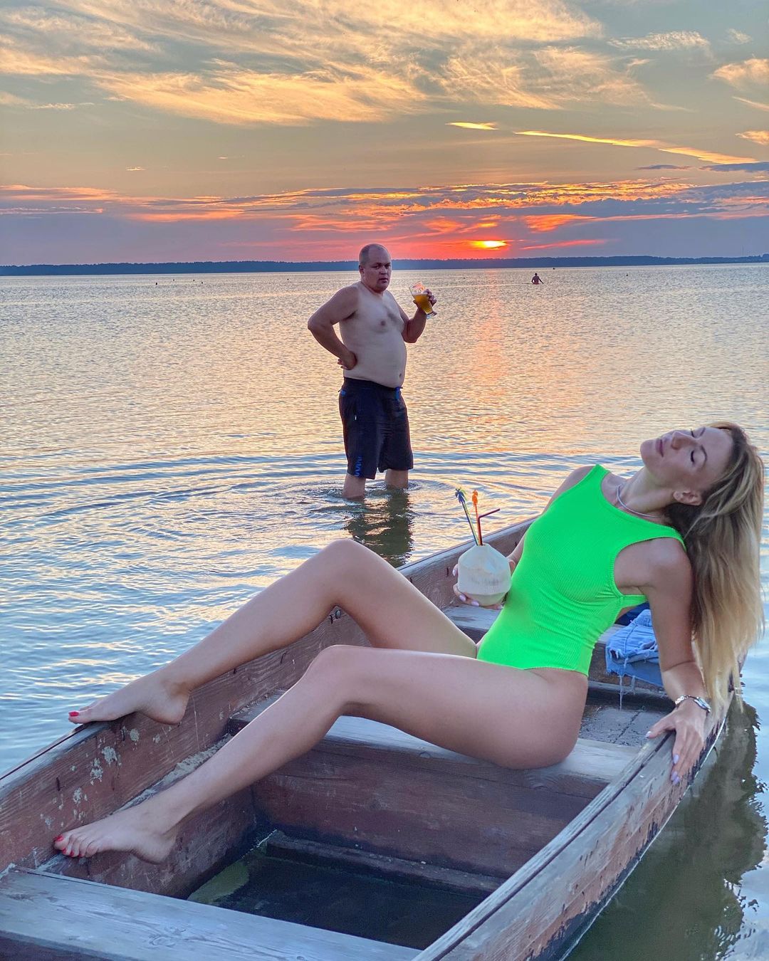 Чисти картоплю, я виїжджаю: Леся Нікітюк схвилювала мережу фото з ефектним чоловіком і зізналася йому в любові