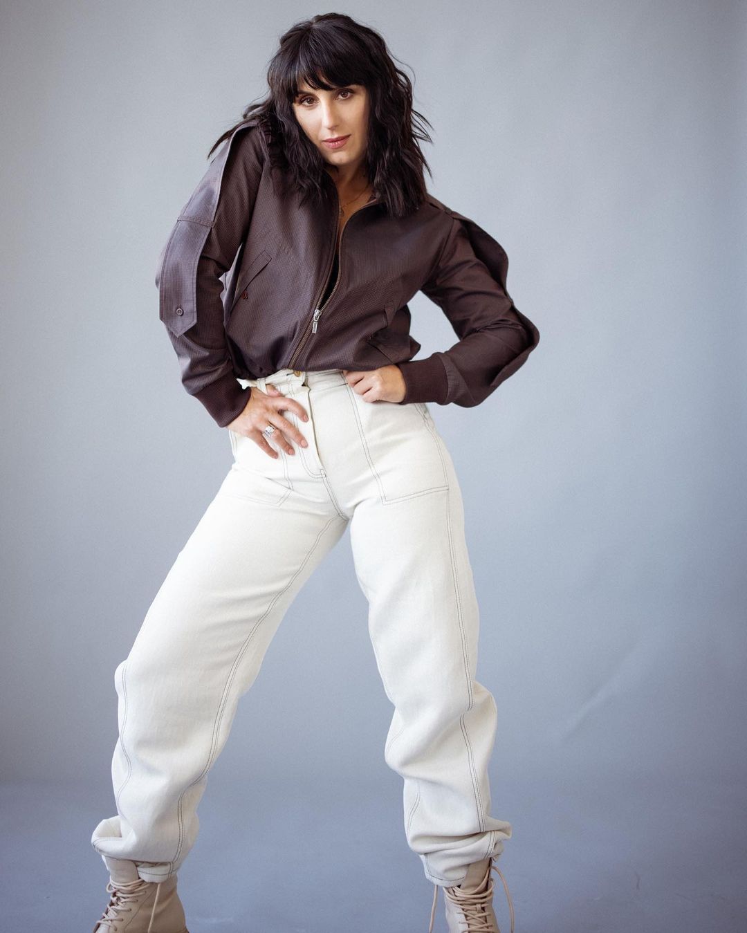 Красавица: Джамала показала, как носить и с чем комбинировать трендовые широкие брюки