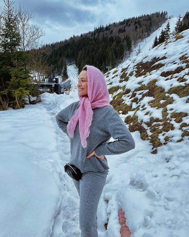 Казково: Астаф'єва в "хижому" купальнику показала, де і як розслабляється