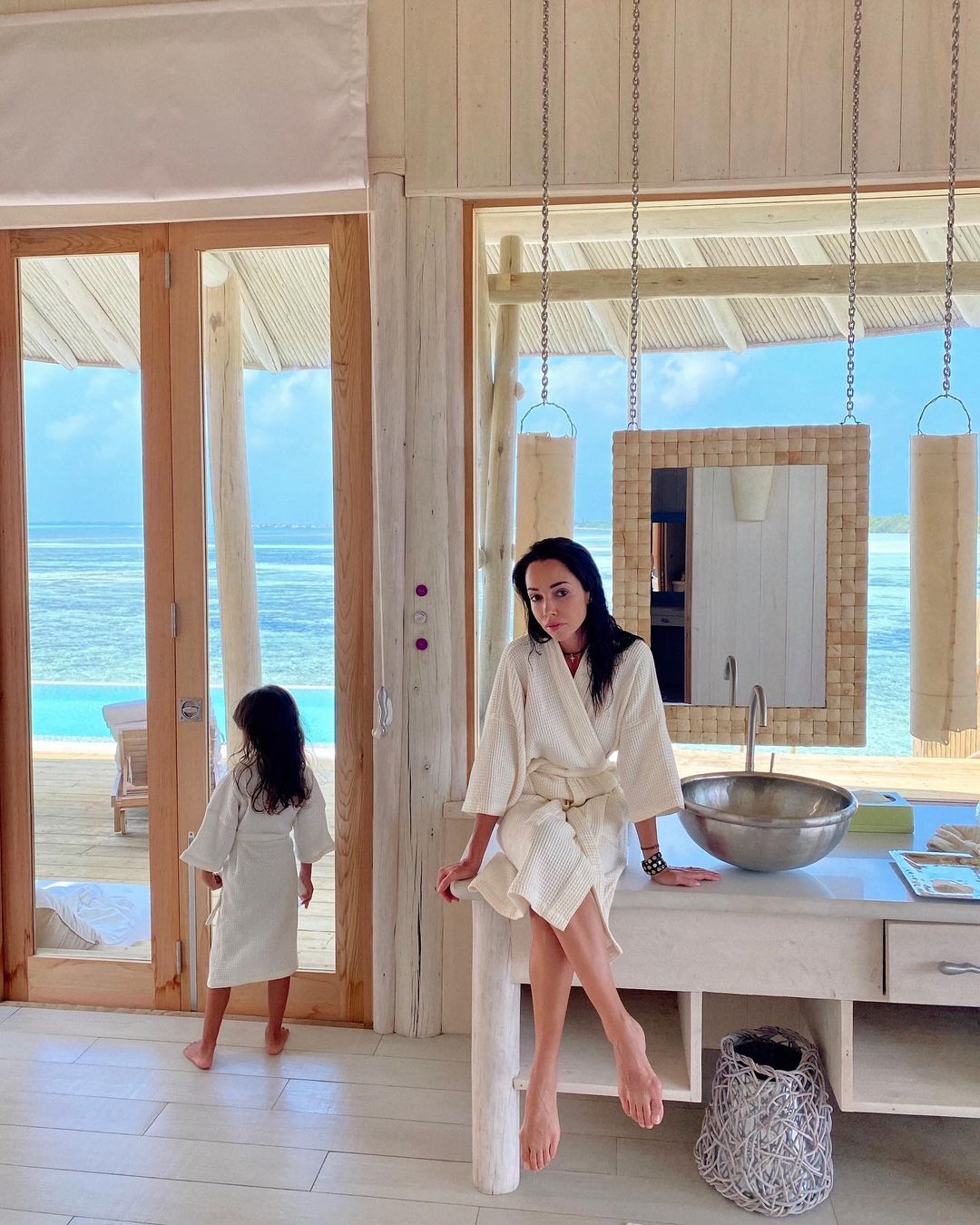 Маленька копія прими: Катерина Кухар захопила мережу зворушливим знімком з дочкою